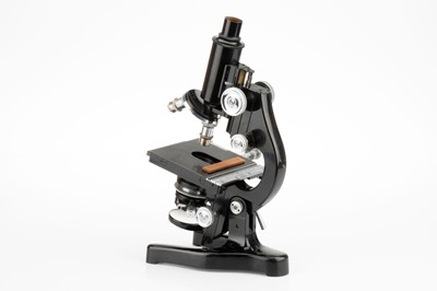 Lot 366 - A Leitz Wetzlar Compound Microscope