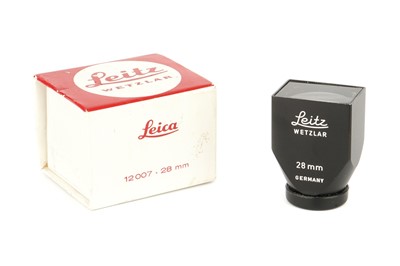 Lot 222 - A Leica 28mm Viewfinder