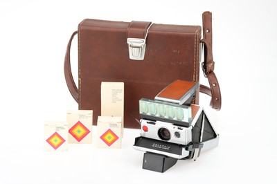 Lot 93 - A Polaroid SX-70 Land Camera Outfit