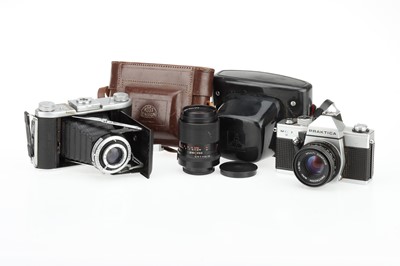 Lot 161 - A Ross Ensign Selfix 820 and Praktica MTL 3 Cameras