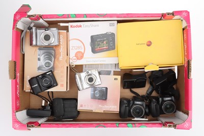 Lot 153 - A Collection of Compact and Bridge Digital Cameras