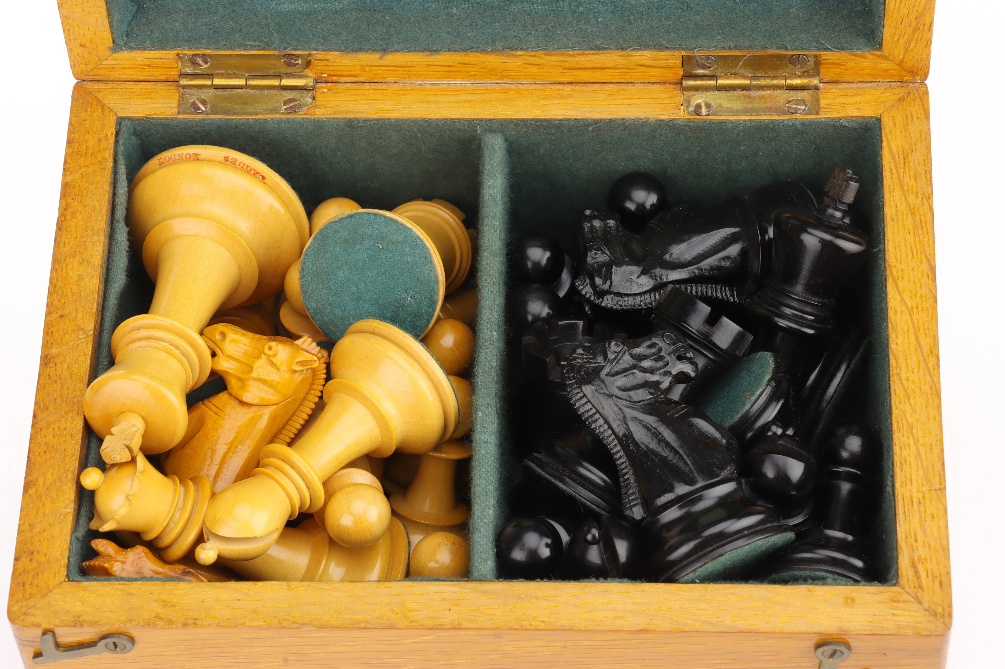 Lot 721 - A Jaques & Son Staunton Pattern Ebony
