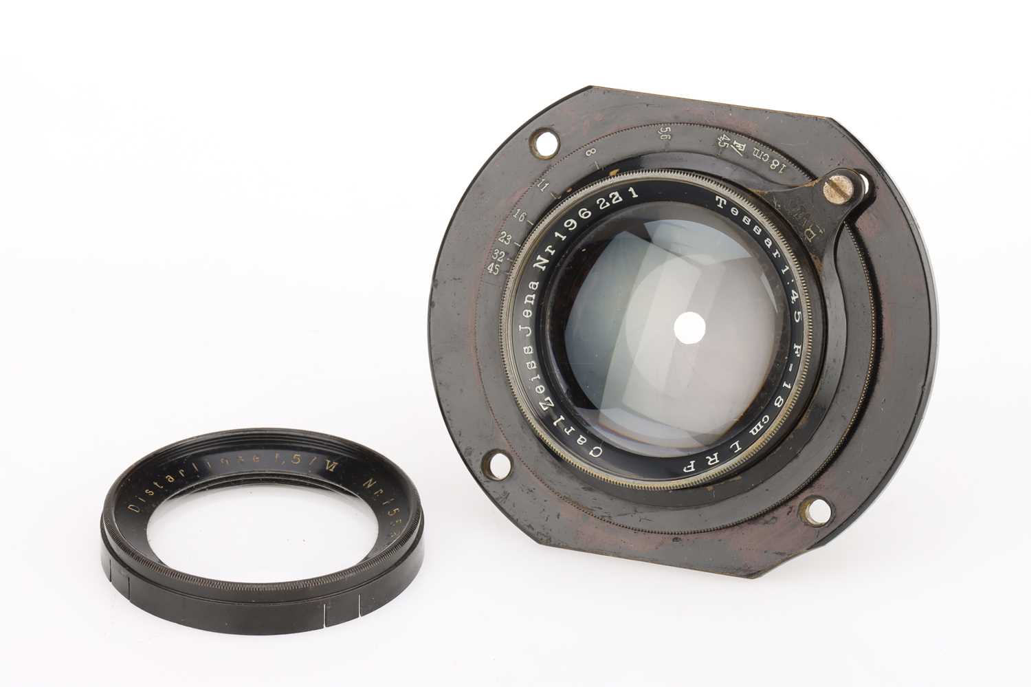 Lot 112 - A Carl Zeiss Jena Tessar f/4.5 18cm Camera Lens