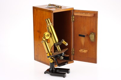 Lot 351 - A Leitz Microscope