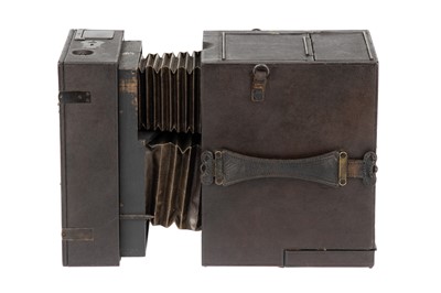 Lot 202 - A Newman & Guardia Twin Lens Reflex Camera