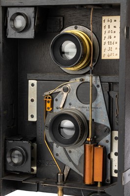 Lot 202 - A Newman & Guardia Twin Lens Reflex Camera