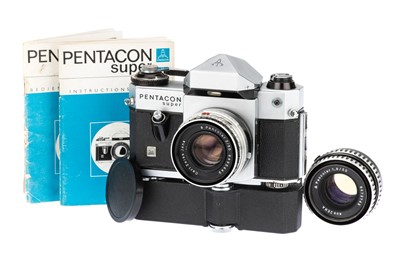 Lot 127 - A VEB Pentacon Super 35mm SLR Camera