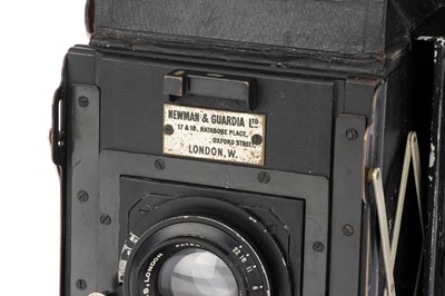 Lot 199 - A Newman & Guardia 3¼ x 3¼ Folding Reflex SLR Camera