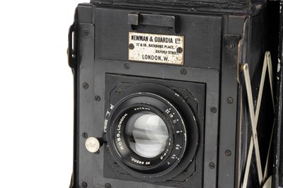 Lot 199 - A Newman & Guardia 3¼ x 3¼ Folding Reflex SLR Camera