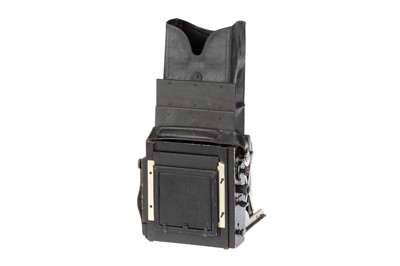 Lot 199 - A Newman & Guardia 3¼ x 3¼ Folding Reflex SLR Camera