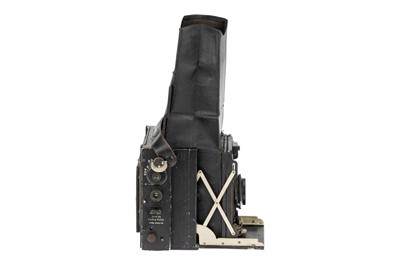 Lot 199 - A Newman & Guardia 3¼ x 3¼ Folding Reflex SLR Camera
