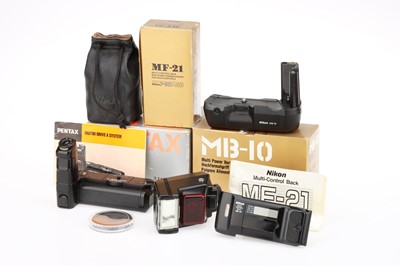 Lot 274 - A Selection of Nikon SLR Camera Accessories