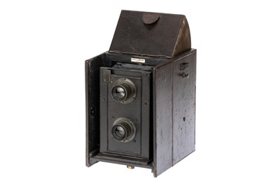 Lot 257 - A Ross Portable Dividing Twin Lens Camera