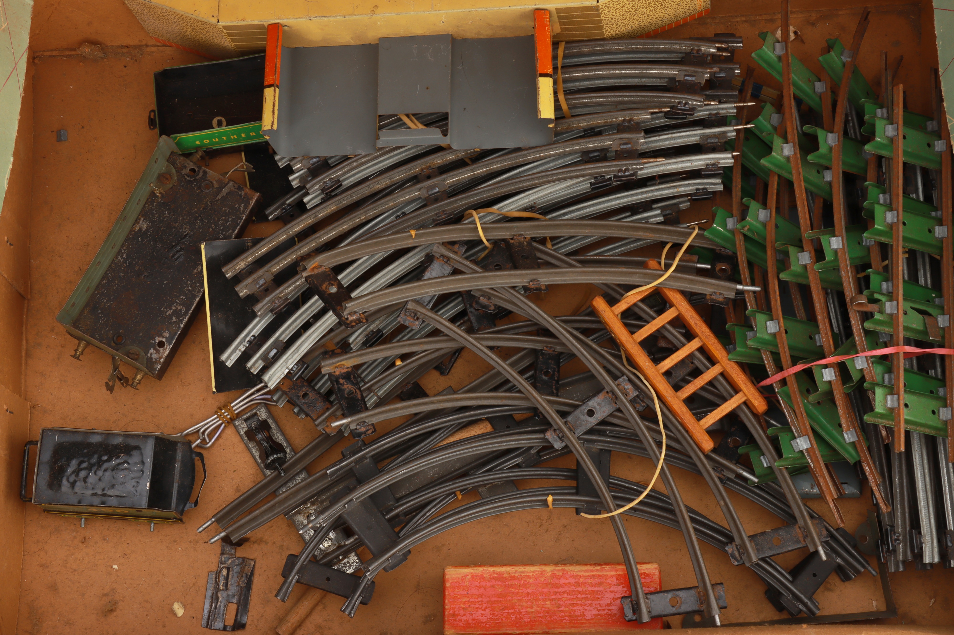 Lot 500 - Clockwork Chad Valley Train Set