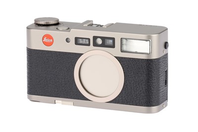 Lot 125 - A Leica CM Compact Camera