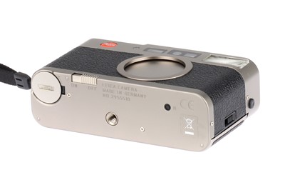 Lot 125 - A Leica CM Compact Camera