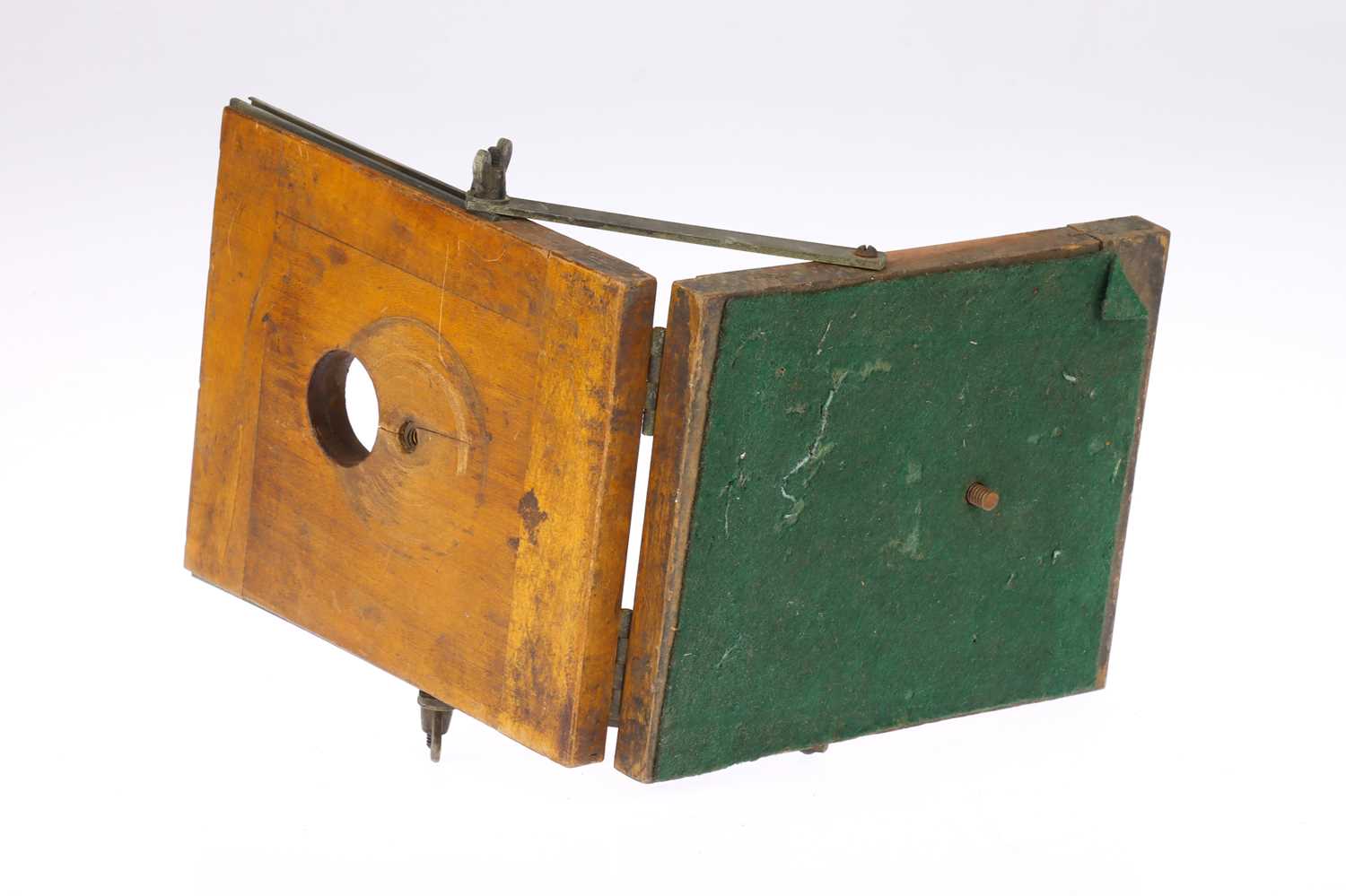 Lot 391 - A Mahogany & Brass Tripod Right-Angle Adaptor