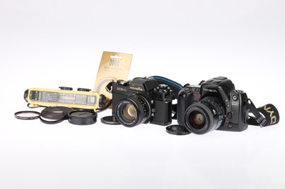 Lot 166 - A Minolta XE-1 and a Minolta Dynax 800si 35mm SLR Cameras