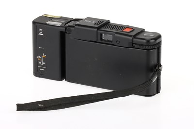 Lot 171 - An Olympus XA2 Viewfinder Camera