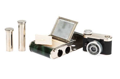Lot 175 - A Kunik Walter Petie Vanity Sub-Miniature Camera