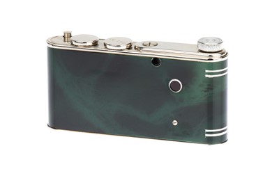 Lot 175 - A Kunik Walter Petie Vanity Sub-Miniature Camera