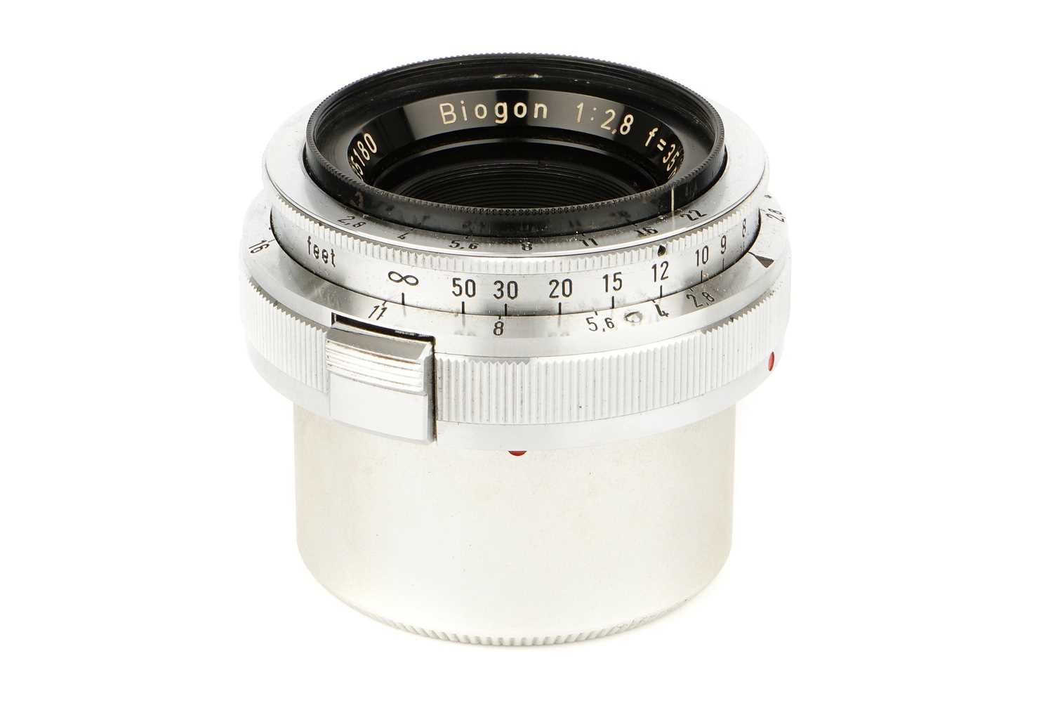 Lot 270 - A Carl Zeiss Biogon f/2.8 35mm Lens