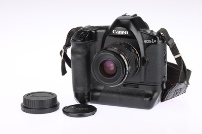 Lot 232 - A Canon EOS 1N 35mm SLR Camera