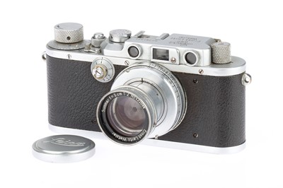 Lot 8 - A Leica IIIa Rangefinder Camera