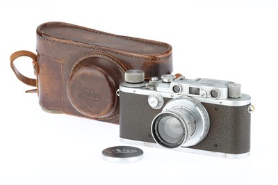 Lot 9 - A Leica IIIa Rangefinder Camera