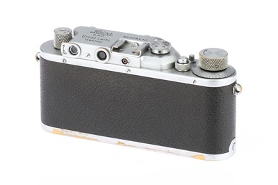 Lot 9 - A Leica IIIa Rangefinder Camera