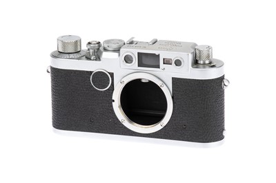 Lot 18 - A Leica IIg Rangefinder Camera