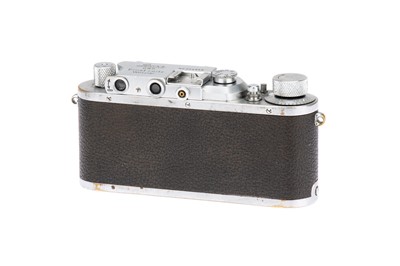 Lot 10 - A Leica IIIa 35mm Rangefinder Camera Body