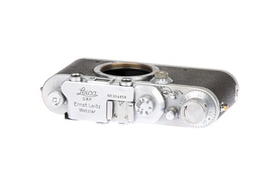 Lot 10 - A Leica IIIa 35mm Rangefinder Camera Body