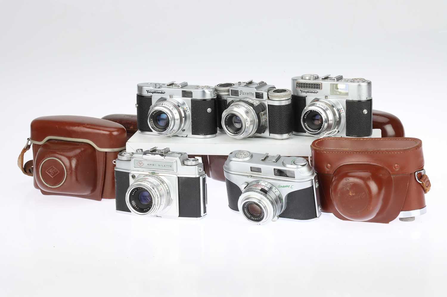 Lot 189 - A Mixed Selection of 1950s 35mm Cameras