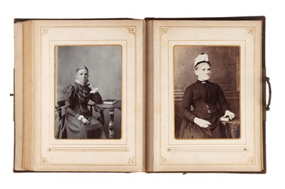 Lot 98 - 6 Carte de Visite Albums