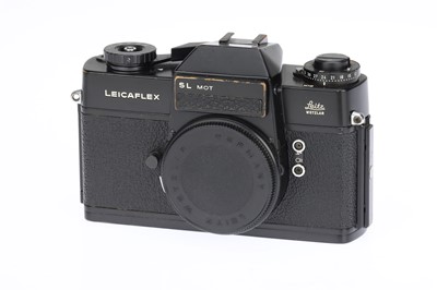 Lot 23 - A Leitz Leicflex SL MOT 35mm SLR Camera