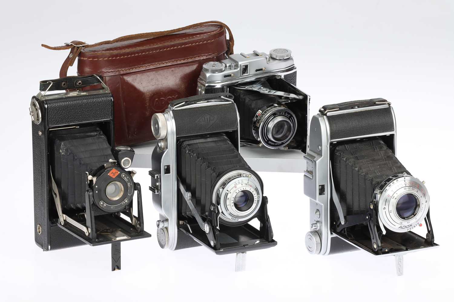 Lot 271 - A Selection of Medium Format Folding Cameras