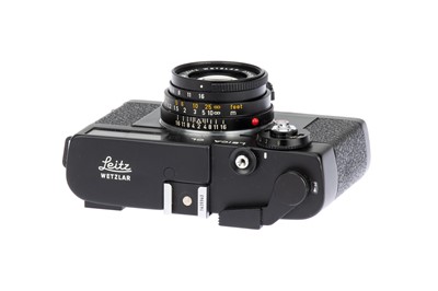Lot 45 - A Leica CL Rangefinder Camera
