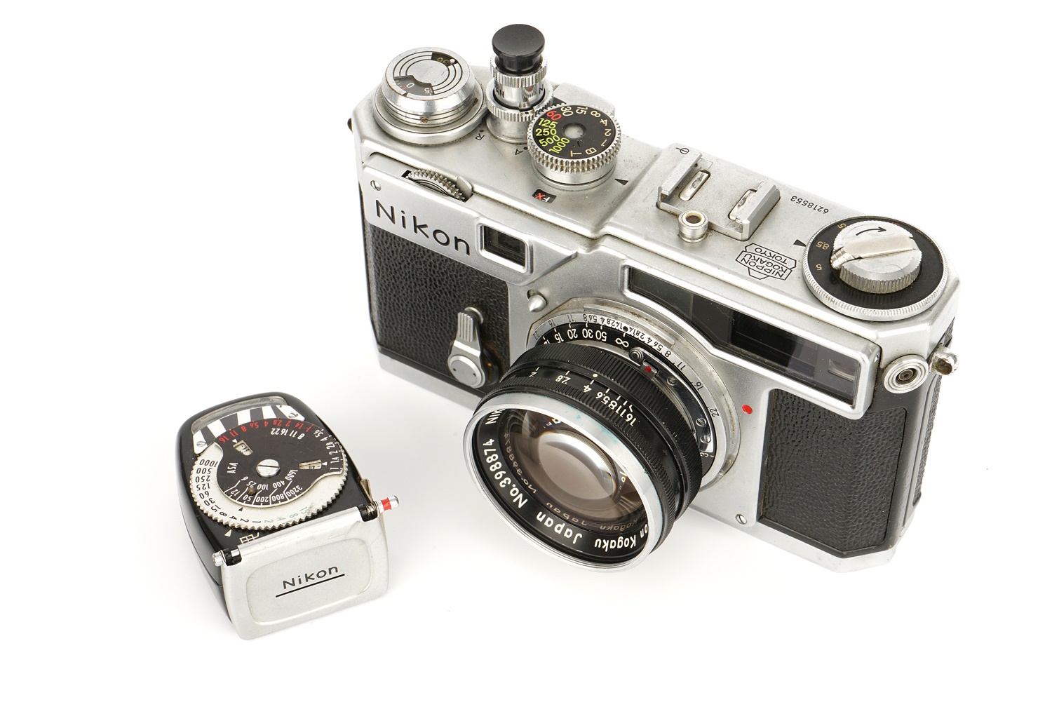 Lot - A Vintage Konica, Japan Auto S2 Rangefinder 35mm Film Camera, c.1965 Lot - A Vintage Konica, Japan Auto S2 Rangefinder 35mm Film Camera, c.1965
