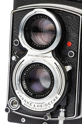 Lot 173 - A Rollei Rolleicord Va Medium Format TLR Camera