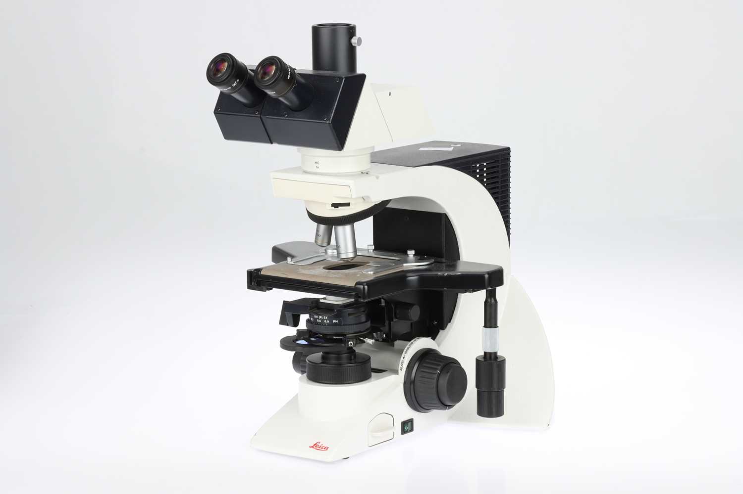 Lot 608 - Leica DM2000 Trinocular Microscope