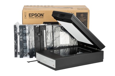 Lot 307 - An Epson Perfection V850 Pro Desktop Scanner