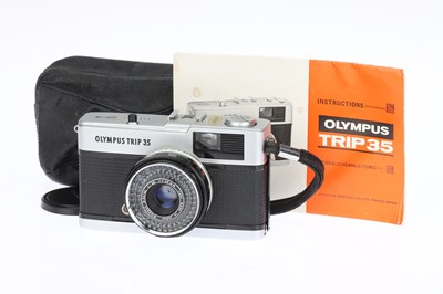 Lot 207 - An Olympus Trip 35 35mm Compact Viewfinder Camera