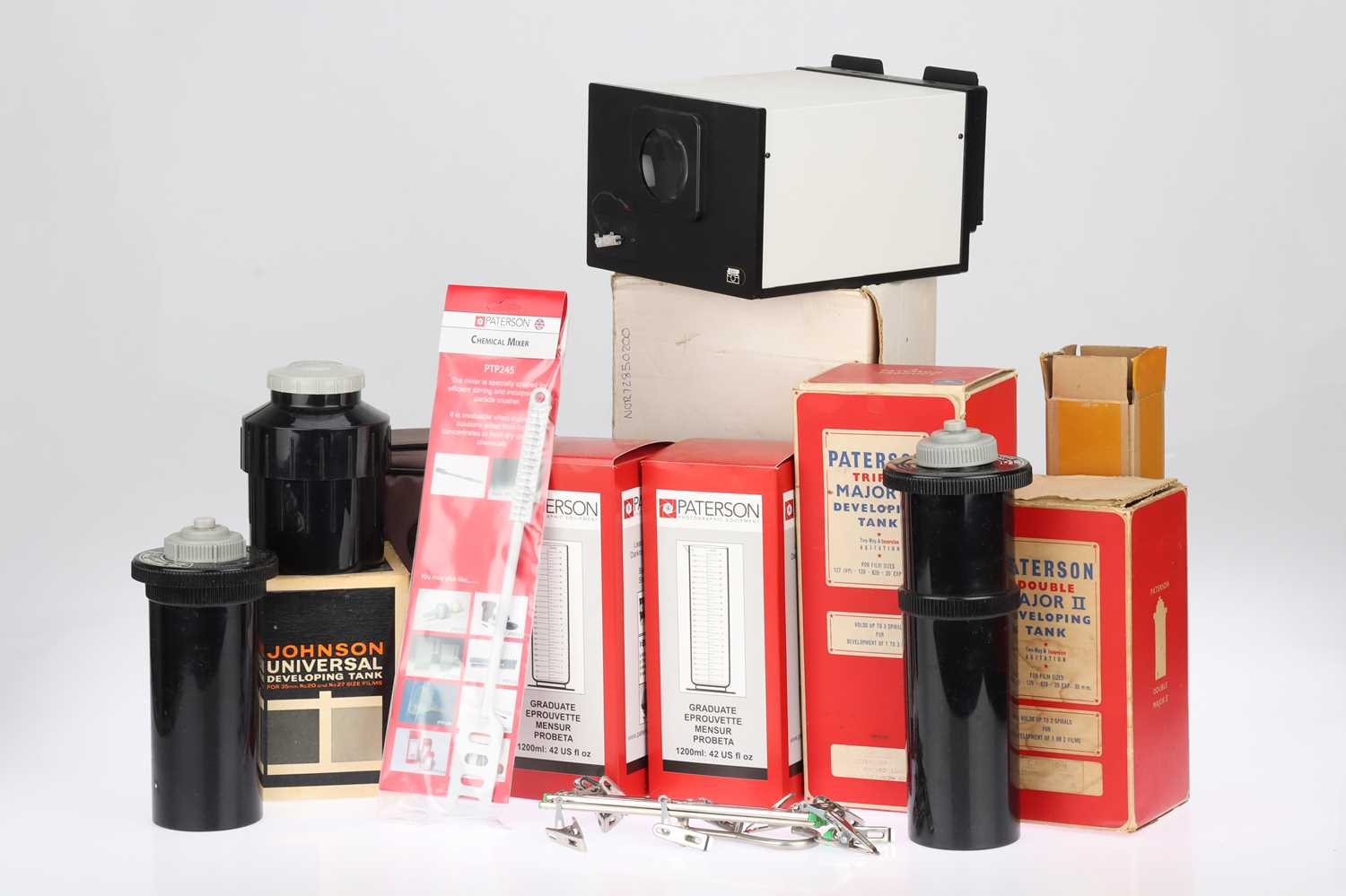Lot 471 - A Mixed Selection of Darkroom Equipment,