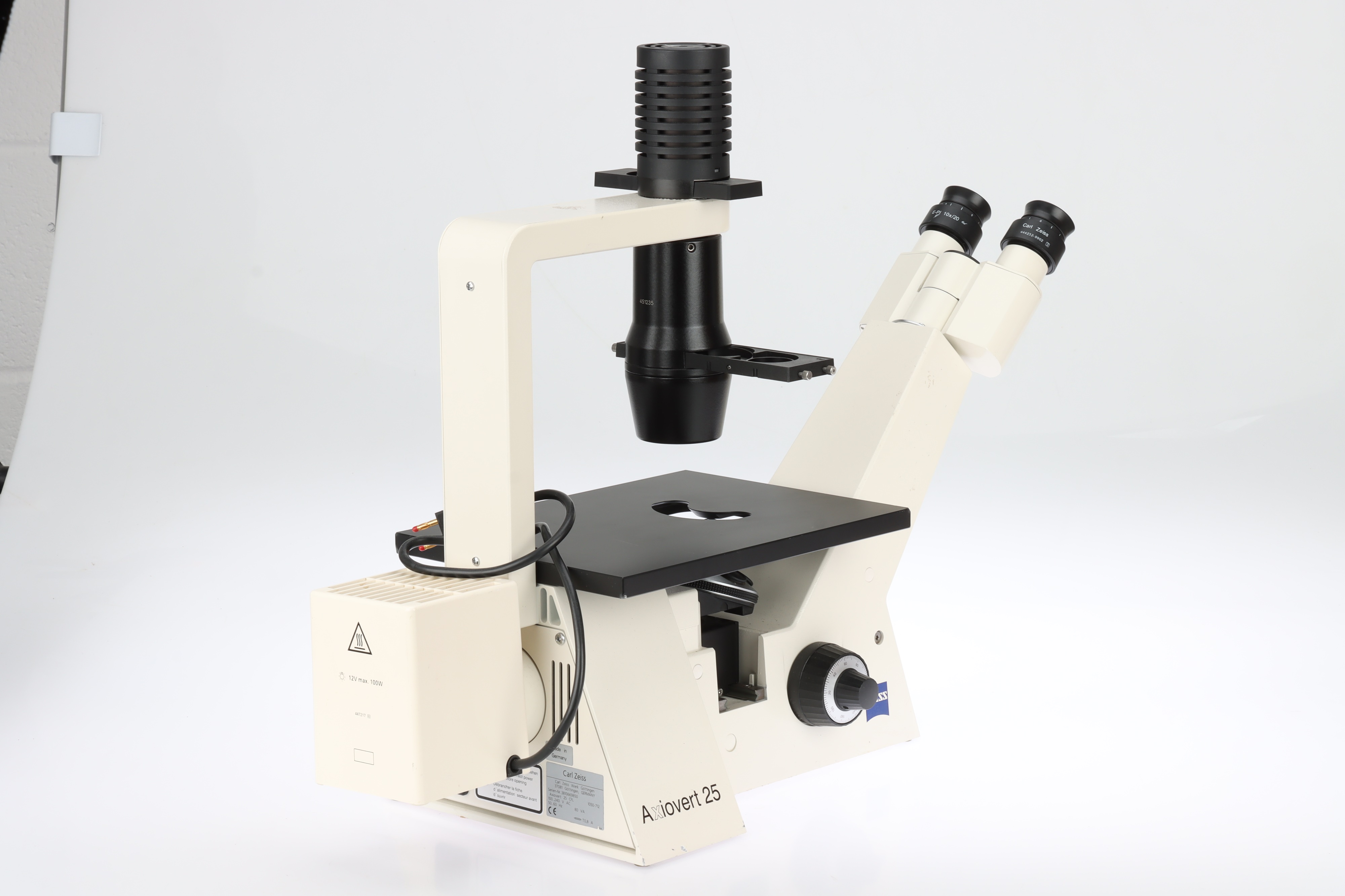 Lot 592 - Zeiss Axiovert 25 Binocular Microscope,