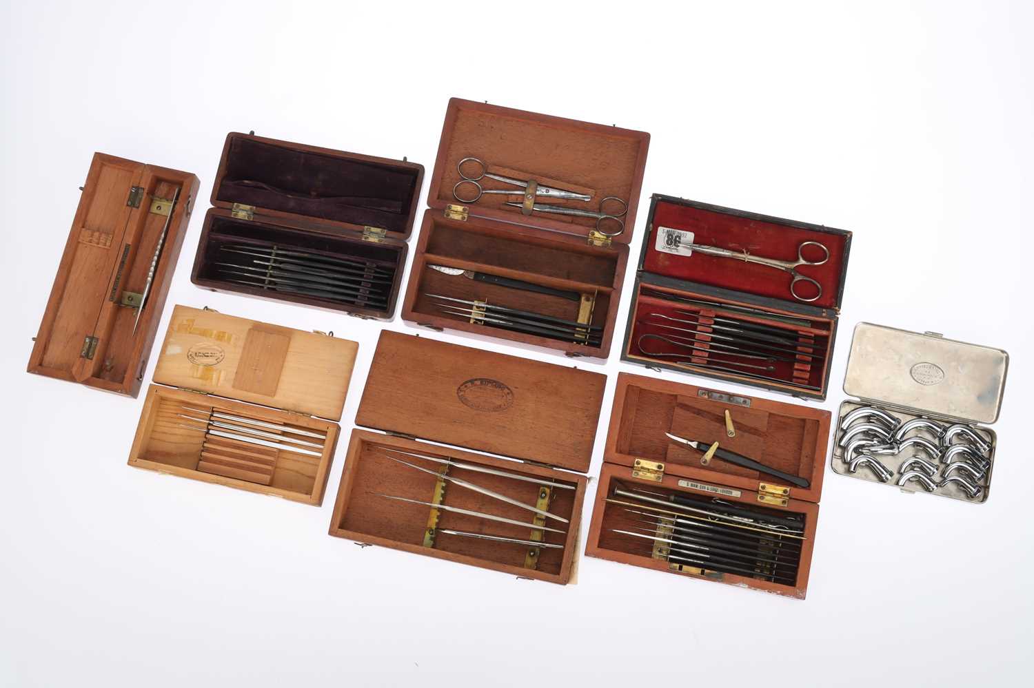 Lot 658 A Collection of Dissection & Minor Surgery