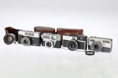 Lot 197 - A Selection of 35mm Cameras