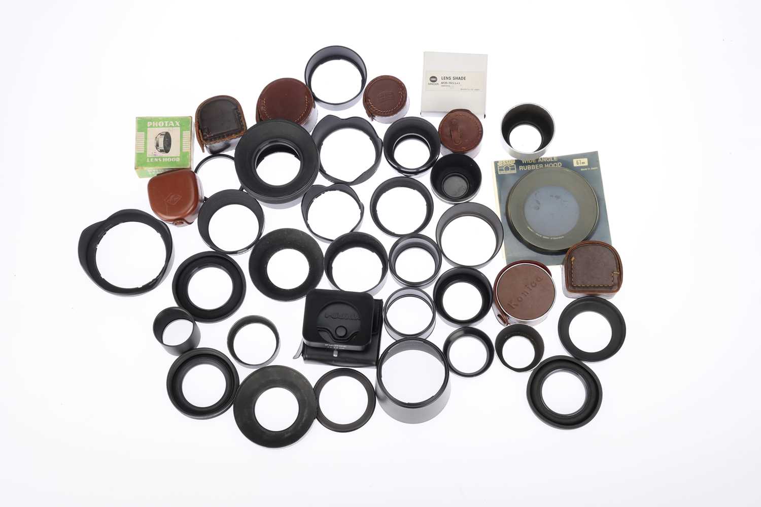 Lot 423 A Mixed Selection of Lens Hoods,