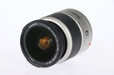 Lot 322 - A Mixed Selection of Cameras