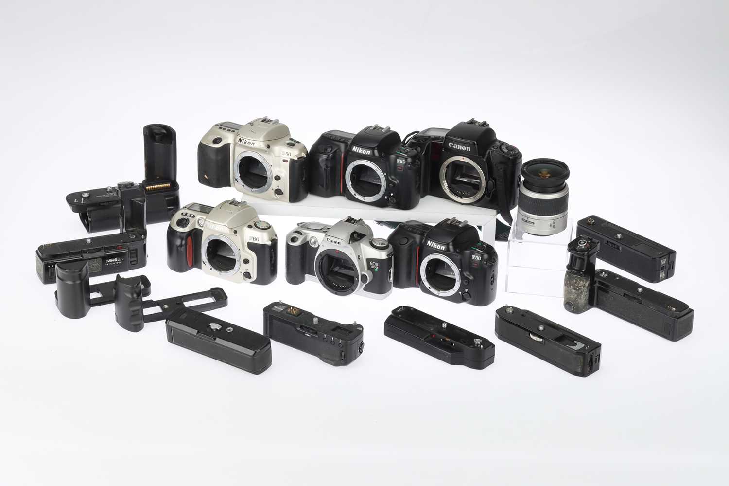 Lot 322 - A Mixed Selection of Cameras
